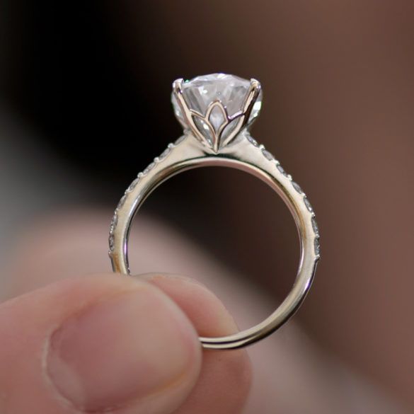 Most Meaningful Engagement Ring Trends Canadian Couples Are Choosing in 2026